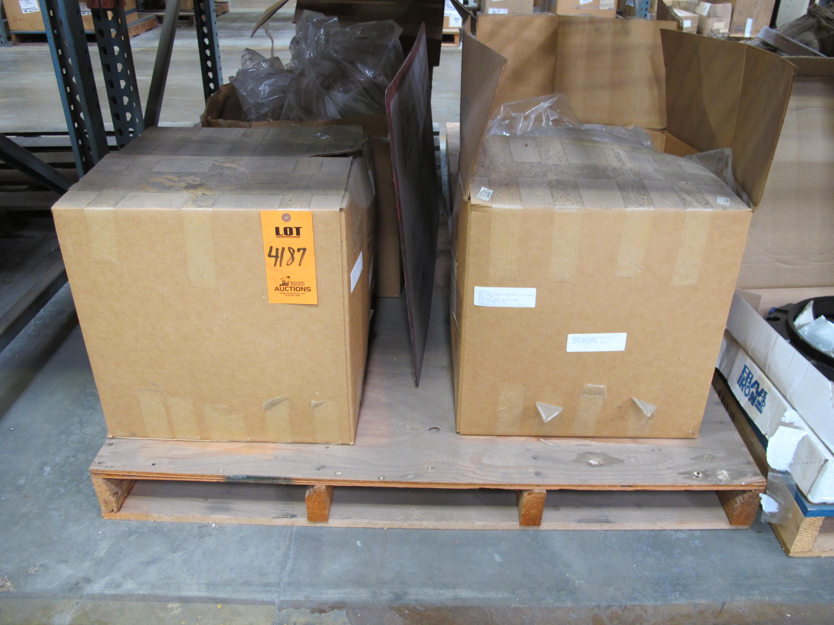 (40) HOSES, AIR TYPE, 50 FT LG SIZE, 20-34PSIG WORK PRESSURE, RUBBER MATERIAL, QUICK CONNECT CONNECTIONS. CLEAR, WITH FITTINGS.. LOADING & HANDLING FEE $15-4187